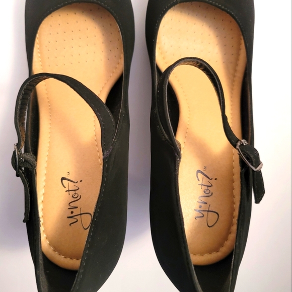 Y.Not Black Pumps - Picture 7 of 8